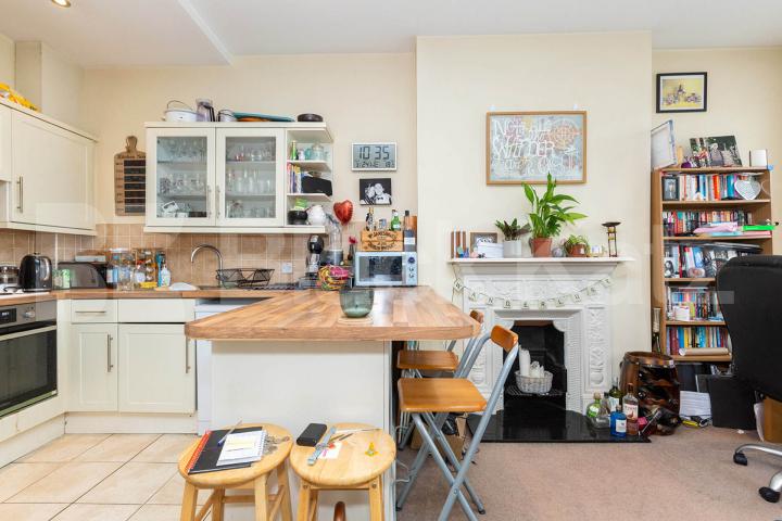 Large 1 bedroom property to rent minutes to Crouch End broadway. Tottenham lane, Crouch End